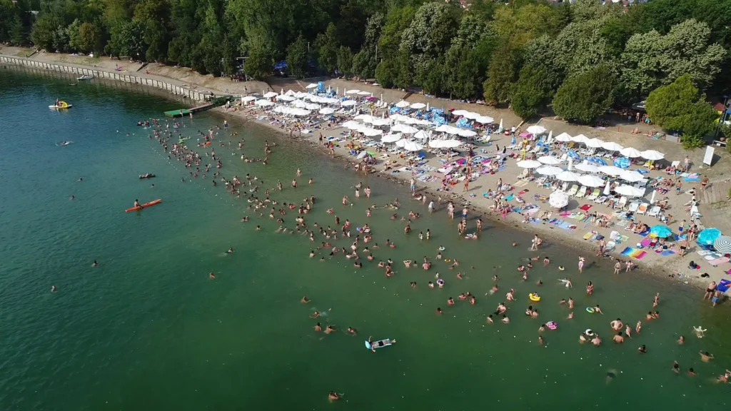 bela crkva jezero